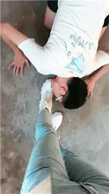 【紫烟】商场楼道脏鞋蹂躏前男友 JS240925-8