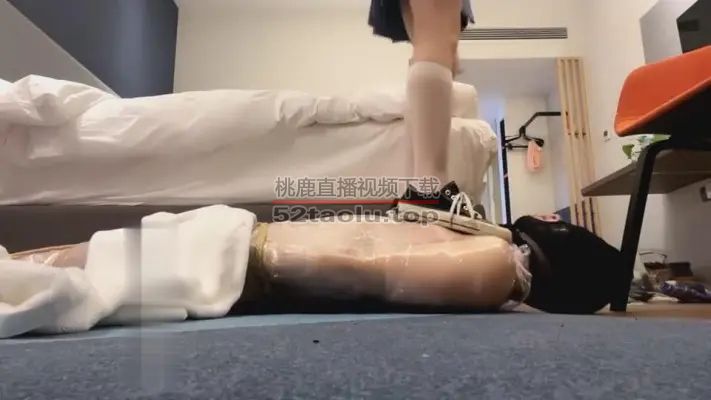【芷晴】老师被虐木乃伊束缚踩踏帆布鞋 G-210701-21