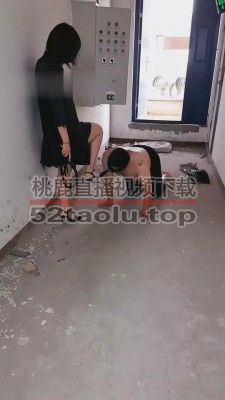 【燃一】雨天户外超羞辱玩狗 bf659