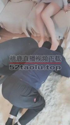【巴莉女王】闻丝袜脚踩狗脖子 bf8030