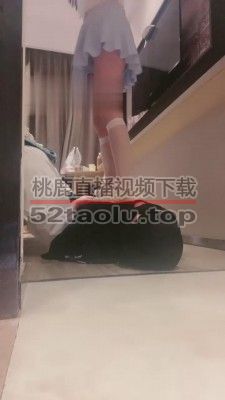 【桃子老师】运动鞋白丝全体重踩踏 bf15615