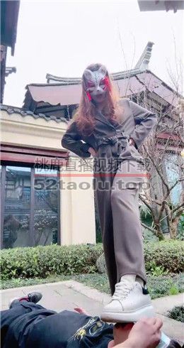 【维妮】超精彩-3女王踩踏-大桶混合圣水-提档（双视角）bf25172