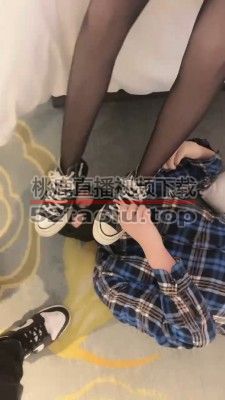 【万一】超精彩情侣主-舔帆布鞋黑丝看接吻/高跟踩手强迫喝圣水 bf26614