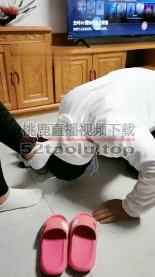 【大美】下跪伺候主人-白袜臭鞋【完整版】 bf33312