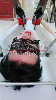 【甜心教主】高跟黑丝踩/强迫舔地板脏东西【完整版】JS23101525