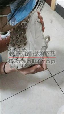 【爱可呀】学姐舌头清洗各种鞋/脚喂食踩舌【完整版】 bf34171