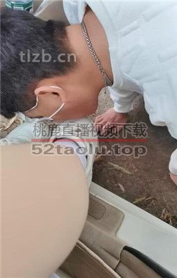 【喵主】户外虐-白鞋白袜踩虐舔/踢踹 bf34333