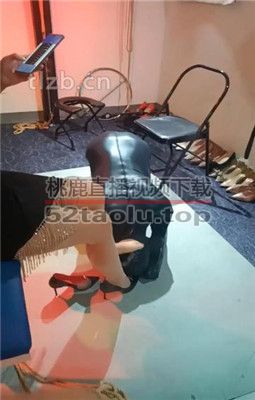 【慧慧】臭脚丫闻舔/坐脸窒息/踩踏 bf34339