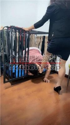 【冰色】狗笼囚禁恋足舔/吃圣水丝袜 JS231208-4