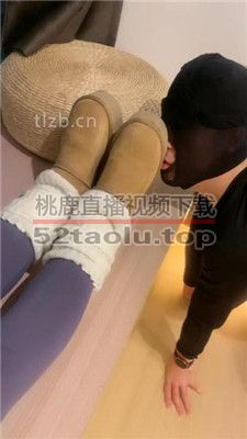 【毛绒月亮】吃丝袜喝圣水/闻超臭雪地靴白袜 bf36944