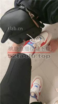 【上上】运动鞋白棉袜玩弄脚垫 bf37556