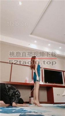 【多多】转胯爬行/高跟踩狗爪/拽头强制舔/臭脚捂脸/鞭打圣水淋 bf38054