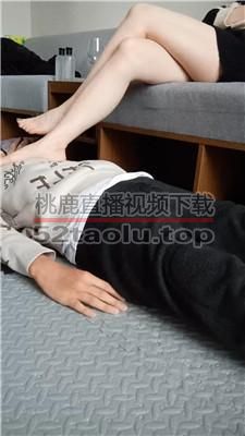 【苏州KK】裸足无意识踩踏地毯狗 JS240308-11