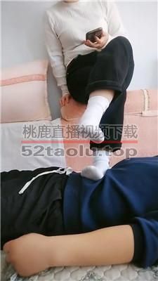 【悦悦大大】白棉袜全体重踩地毯狗 bf39351