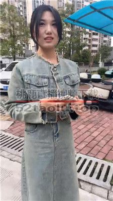 【素人挖掘机】路边开发斯文小姐姐-小白鞋白袜踩 bf39664