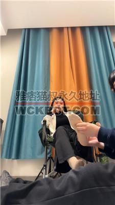 【你雅妈】肉丝脚玩虐脚垫 JS240406-13