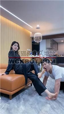 【麋鹿银儿】素人车模S-脚插嘴裸足狂舔/提档/灌洗脚水 bf40281