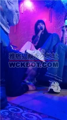 【文文文文】KTV-圈内聚会调-轮流舔脏鞋 bf40373