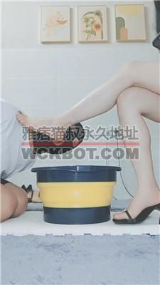 【灵竹】下跪伺候沐足-裸足狂舔 bf40988