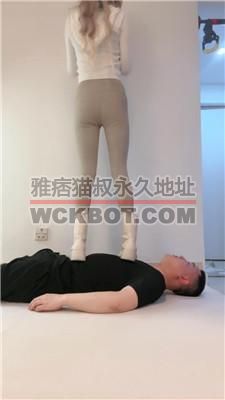 【苒溪】短靴黑丝全体重踩踏/骑马/虐乳 bf41356