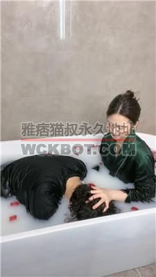 【赵老师】浴缸窒息美腿玩弄绿帽老公/耳光滴蜡 JS240523-3