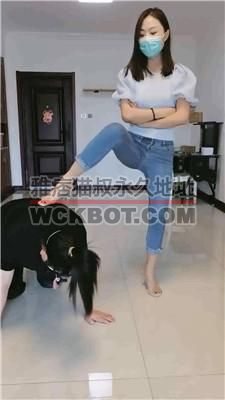 【凌儿女神】母畜下跪伺候还被我虐 bf42132