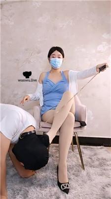 【桃桃樱】强制圣水磕头10000次/内裤套头【双视角】 JS240709-21