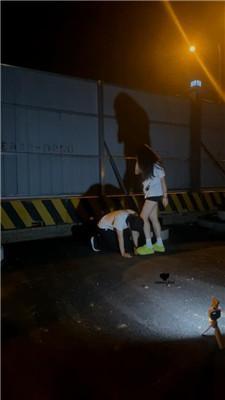 【CiCi】双S户外-重度虐打踢踹跟踪狂【四视角完整版】 bf42981