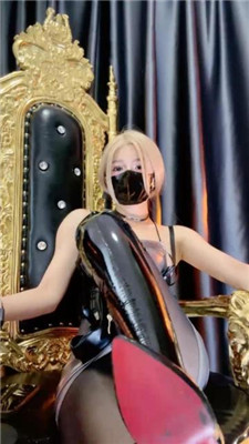 【玥樾S】黑丝高跟靴子爆吸ATM狗脑子 JS240720-35