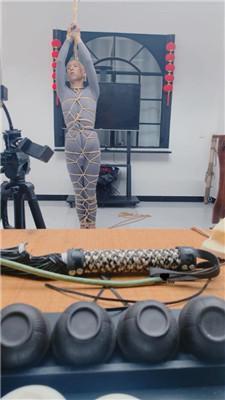 【瑞拉】吊绑囚禁猥琐继父 JS240731-30