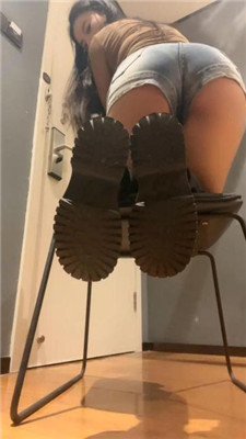 【伊诺sS】巨臀炸废物进 JS240808-24