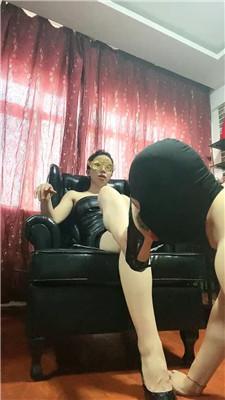 【冷颜】狗舌清理脏鞋底 JS240824-11