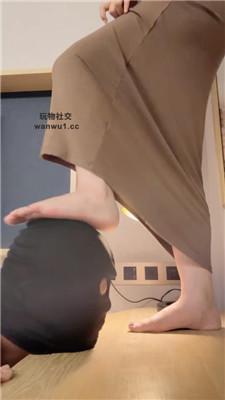 【娩娩大魔王】沉浸式-裸足狂舔虐狗舌 bf43953