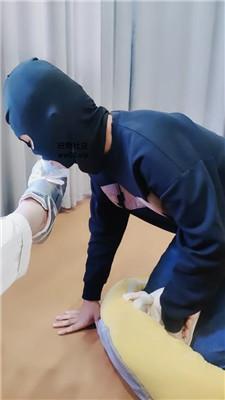 【拽拽】物化人体擦鞋器/碾压喂食 JS241010-8