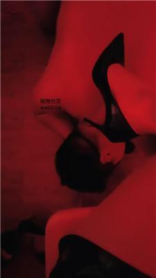 【乂乂】暗黑刑房舔高跟玉足/关狗笼/脚下喂食 JS241013-25