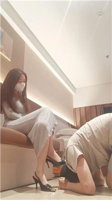 【御妍】高跟凉鞋踩踏/掐乳踢裆 bf46172