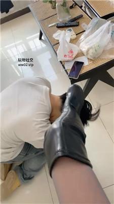 【梦梦】长靴紫色丝袜玩虐废物 JS241025-1