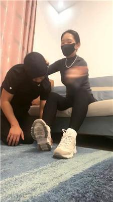 【婉婷殿下】舔脏运动鞋/抽耳光/强制闻鞋闻白袜/骑马踩踏 JS241101-6