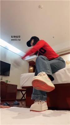 【红颜】健身后让狗舔原味鞋袜 bf46439