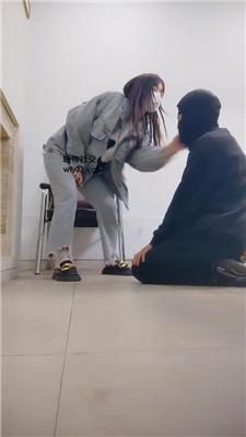 【女生也能很暴力】学生主皮鞋白袜暴力踢踹 JS241105-13