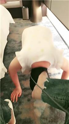 【芸芽】原味灰丝高跟恋足舔 JS241107-2