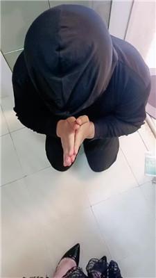 【美柠】主人如厕我舔脚 JS241108-12