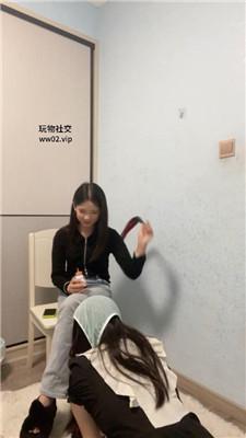 【小凤梨】大学生S-玉足踩母畜生 bf49888