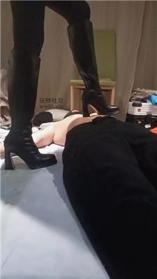 【羽唯姐姐】高跟靴子全体重踩踏/近距离恋足舔 bf47516