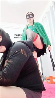 【姗姗】高跟黑丝踩/鞭打 JS241130-42