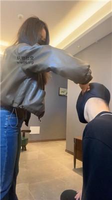 【狗哥】青涩小姐姐-揪耳朵抽耳光/踢裆踩踏 bf47671