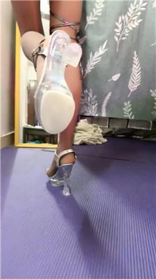 【美娜格格】性感灰丝玉足舔脚教程 bf47804