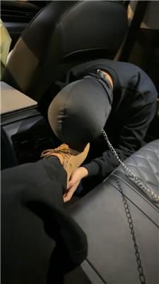 【子熙大人】车内舔运动鞋/闻鞋窝白袜/吃烟灰 JS241208-34