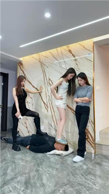 【麋鹿银儿】3女S踩头专场 bf48125