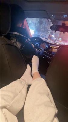 【伍玥】车内白短袜诱惑司机奴 JS241215-6